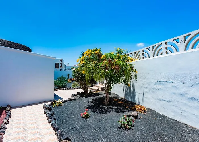 La Santa - Casa Marosenia Guime