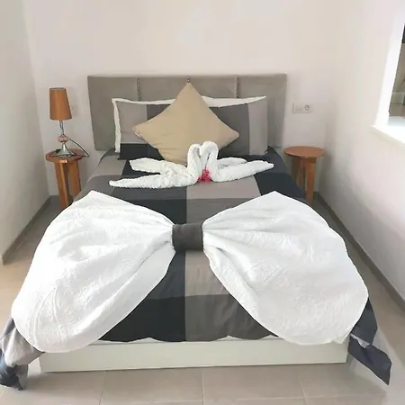 La Santa - Casa Marosenia Apartamento Güime