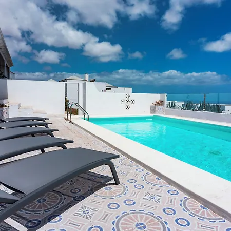 La Santa - Casa Marosenia Güime